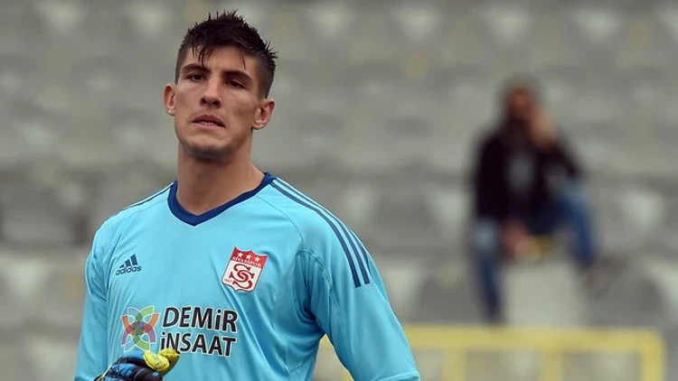 Atleticobaskani's tweet photo. uruguay'ın yedek kaleci eski Sivaslı yok abi bu memlekete ayak basan topçulara dünya çapında operasyon çekiliyor https://t.co/cB6gPlX6De