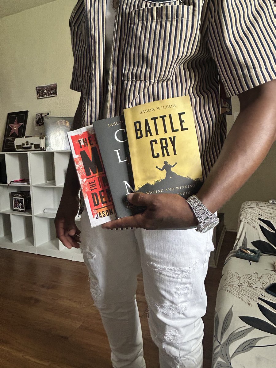RuggaaMan's tweet photo. Man I watch this interview on @thepivot podcast with @mrjasonowilson in May, and for Father’s Day My wife invested in more Knowledge to lean on 💎 Brother I Look forward to inheriting more Wisdom beyond what I’ve learned thus far in Life!! 🙏🏾 🧘🏾‍♂️✨ https://t.co/4xJR3qQoo8