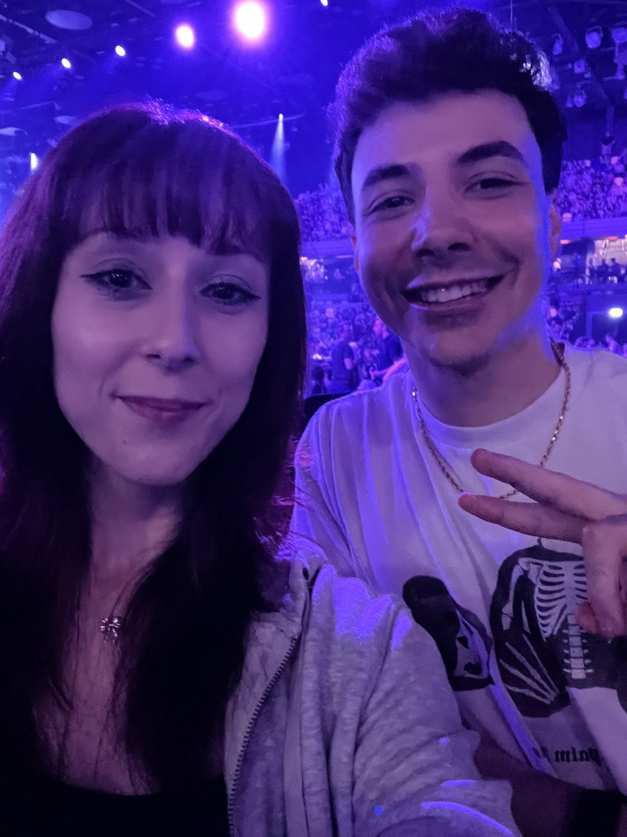 memicattt's tweet photo. was so nice meeting some new ppl and going out to the games and also meeting triple T ty 4 the pic mr T (but we also did see a certain big T somewhere along the way… heh) https://t.co/p2DtF9yMXB
