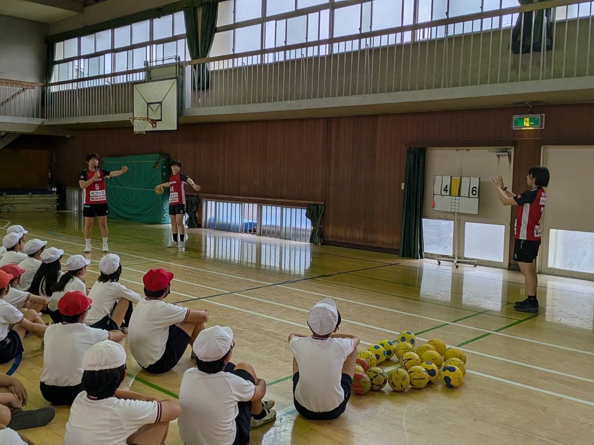maplereds's tweet photo. Doスポーツ　ハンドボール授業

本日、大河小学校でDoスポーツのハンドボール授業を行いました🤾
大河小学校の皆さん、ありがとうございました！

#メイプル広島
#リーグH #ハンドボール
#トップス広島
#Doスポーツ https://t.co/uLiBwxExcA
