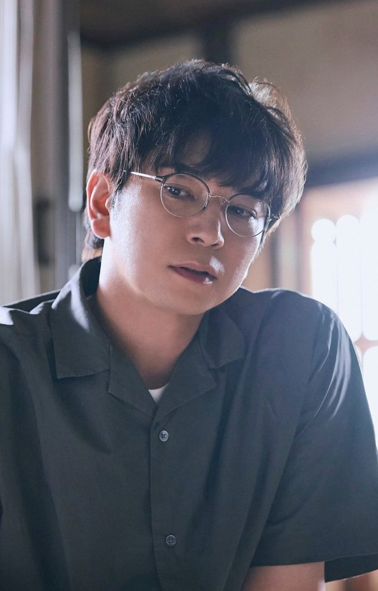 mrsmatsujundesu's tweet photo. ←In Character      On Social Media→ https://t.co/tHNqD9aGrm
