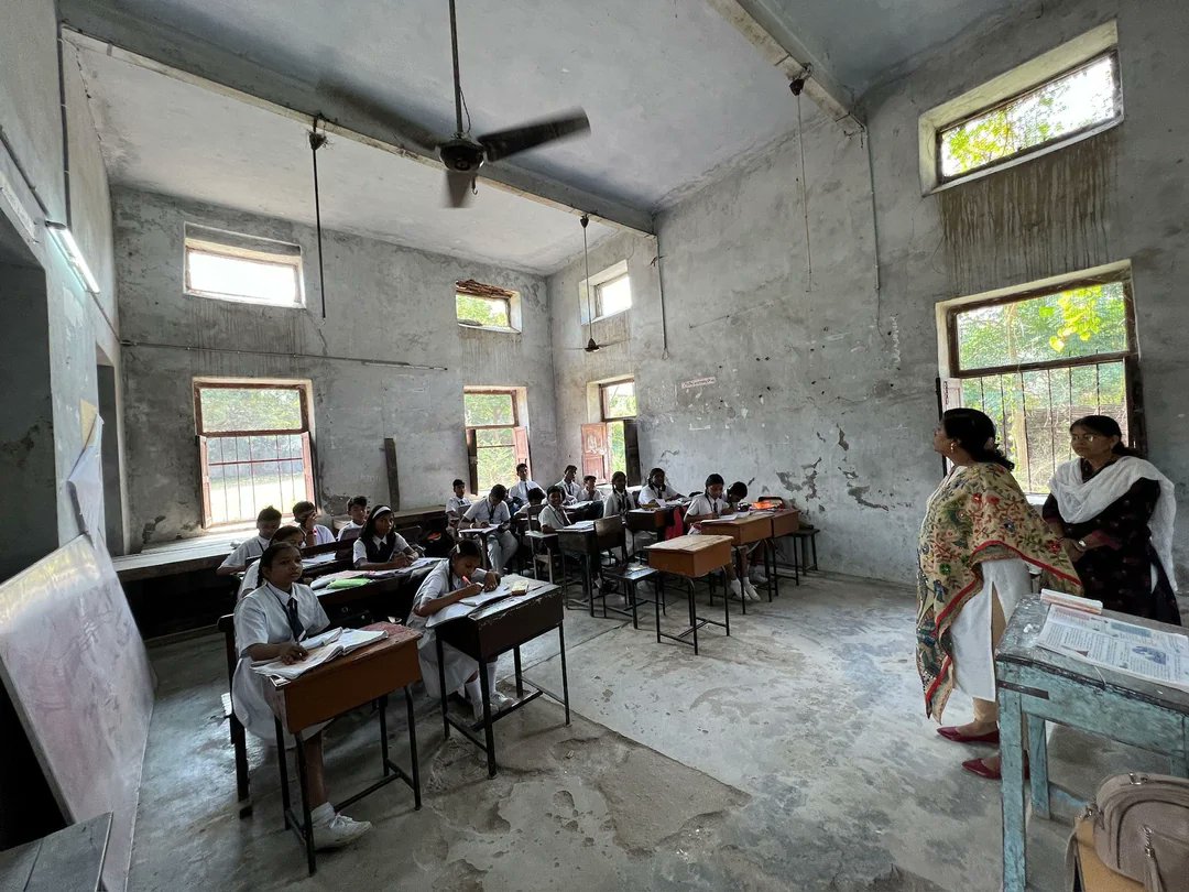 talk2anuradha's tweet photo. This is how many government schools look.

We really need a website that shows:
> yearly school budget
> how funds are used
> photos of classroom, toilets &amp; labs
> teachers names, education, attendance

We need transparency that is one click away.

Time for real accountability! https://t.co/JQhNxATTQn