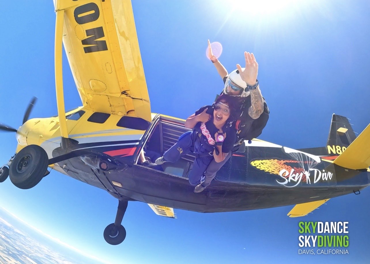 1 pic. I finally did it! #skydiving https://t.co/pFpkMTfN1v