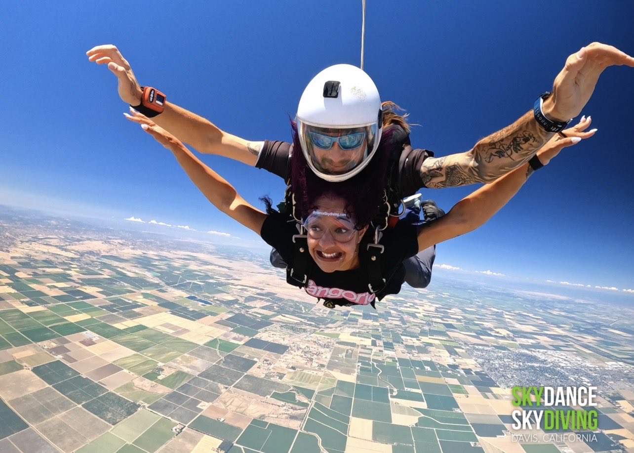 2 pic. I finally did it! #skydiving https://t.co/pFpkMTfN1v