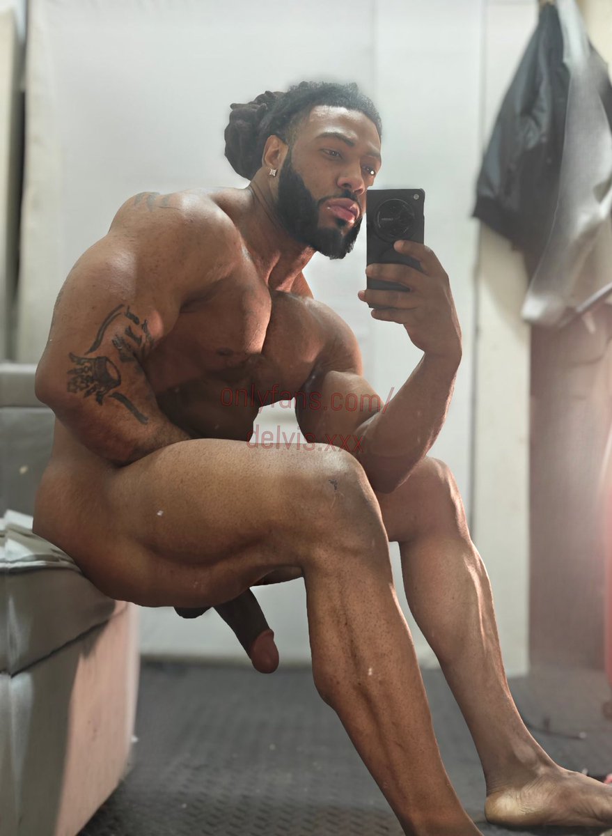 KinggZayee's tweet photo. Who up? 👀 https://t.co/TGqASfjgfy