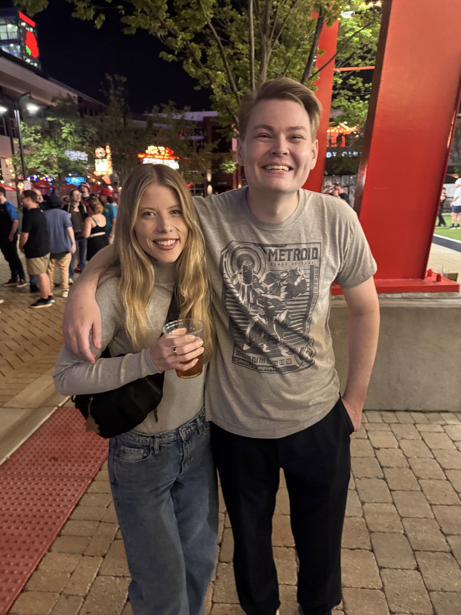 AmeliaScapes's tweet photo. After DMM Stars, we went to dinner and everyone we saw was more than happy to have a conversation and take a photo. 

Here’s just a few more of the legends we ran into.  

I genuinely think they (huuuge shoutout Solo Mission) should be so proud of the way the event turned out. I mean this shit had to be exhausting, but they just had some inhuman stamina and just kept showing up with gratitude and patience. They were so so kind.

I mean what a fucking surreal experience… @DMM_Allstars @GnomonkeyRS @SoloMission_OSR @OldSchoolRS @EVScapeOfficial
