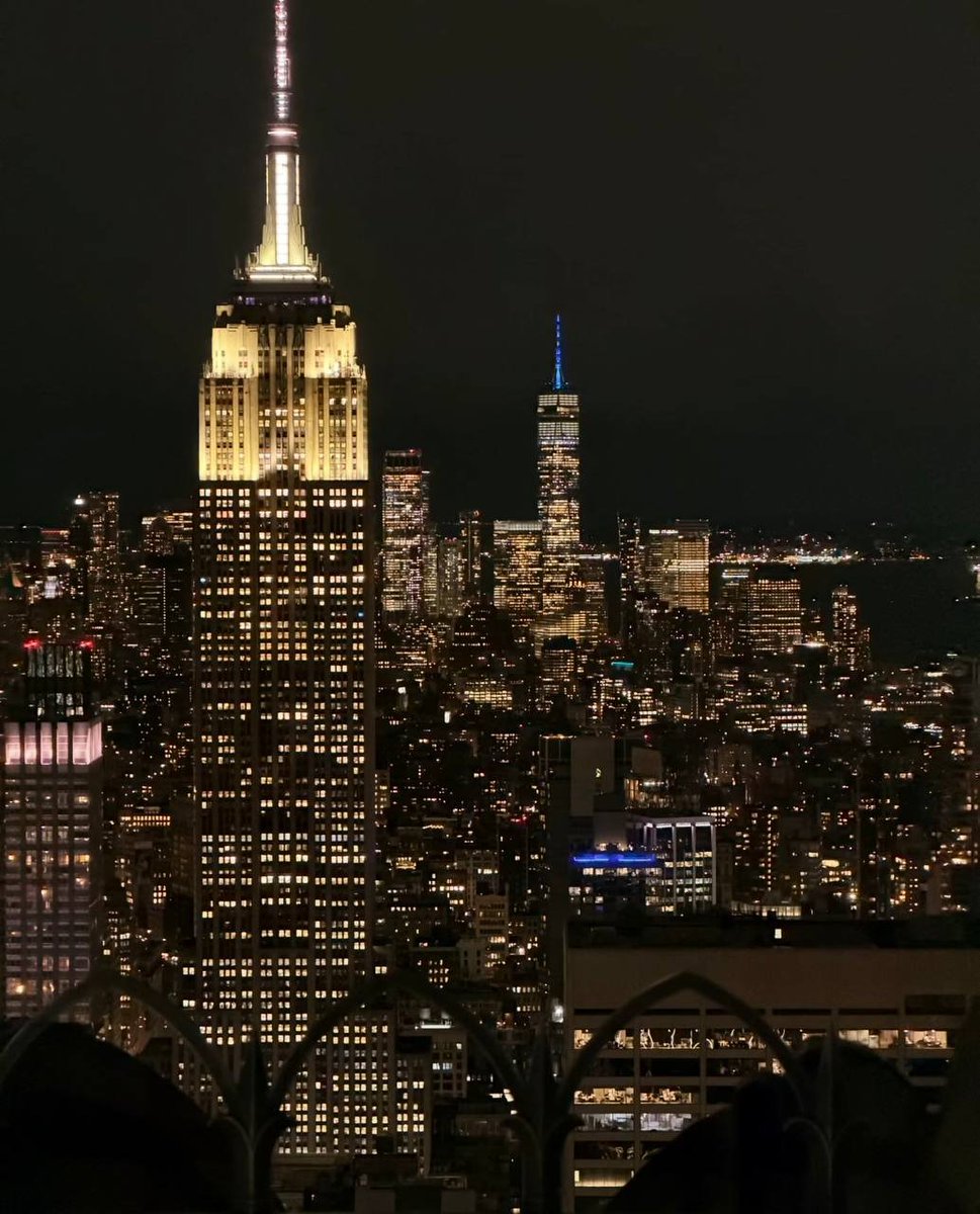 chanellusive's tweet photo. I really enjoy New York at night; I find myself spending more and more time here.
#NYC #NYCLife #NYCSunset #TopOfTheRock #RockefellerCenter #EmpireStateBuilding #NYCPhotography #LifeSnippets https://t.co/qBrYPvNyvN
