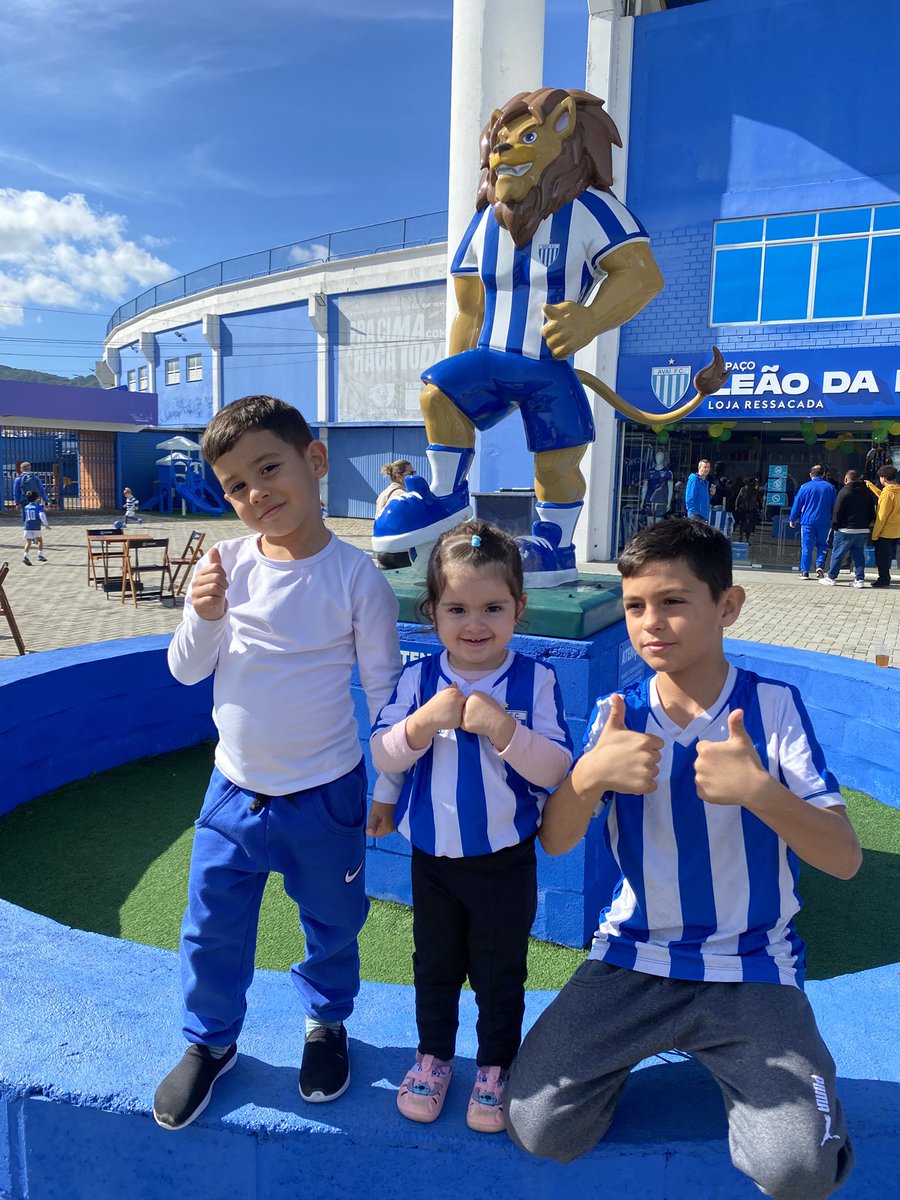 rodrigoadolph's tweet photo. Enquanto houver um coração infantil, o Avaí será imortal. 🦁💙

@AvaiFC https://t.co/KhsT25h6fE