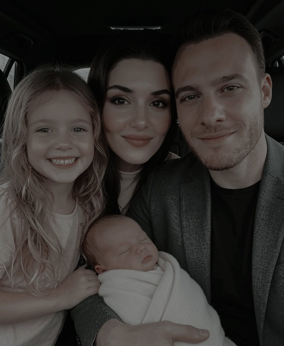 ETERNALS0LSTICE's tweet photo. ︎⠀
ᅠ
ᅠ 
ᅠ

              TODAY   WE   CELEBRATE    𝒚𝒐𝒖𝒓
              day   —   the   best   father    and 
              husband,    our   pride   and   joy.
              𝗔     𝗛𝗔𝗣𝗣𝗬     𝗙𝗔𝗧𝗛𝗘𝗥'𝗦    𝗗𝗔𝗬. 
︎ ︎

︎ https://t.co/CzvQWKRvxX