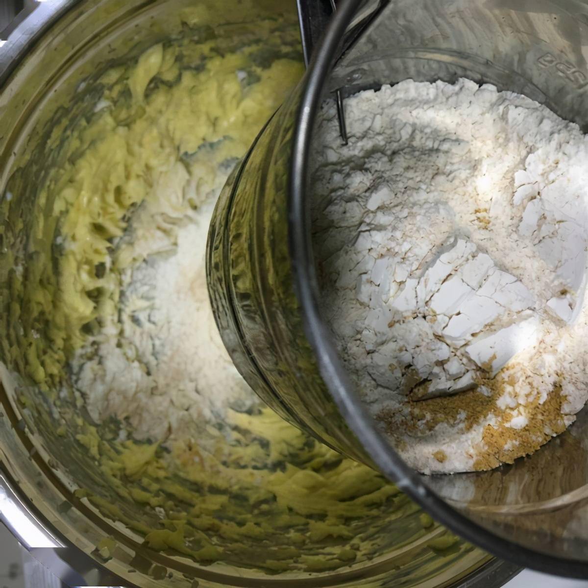 TristaBush25213's tweet photo. Just pulled my homemade salted butter chocolate chip cookies out of the oven  Warm, gooey, and the kitchen smells like heaven—weekend baking hits different!， https://t.co/ZeJJd1c8TK