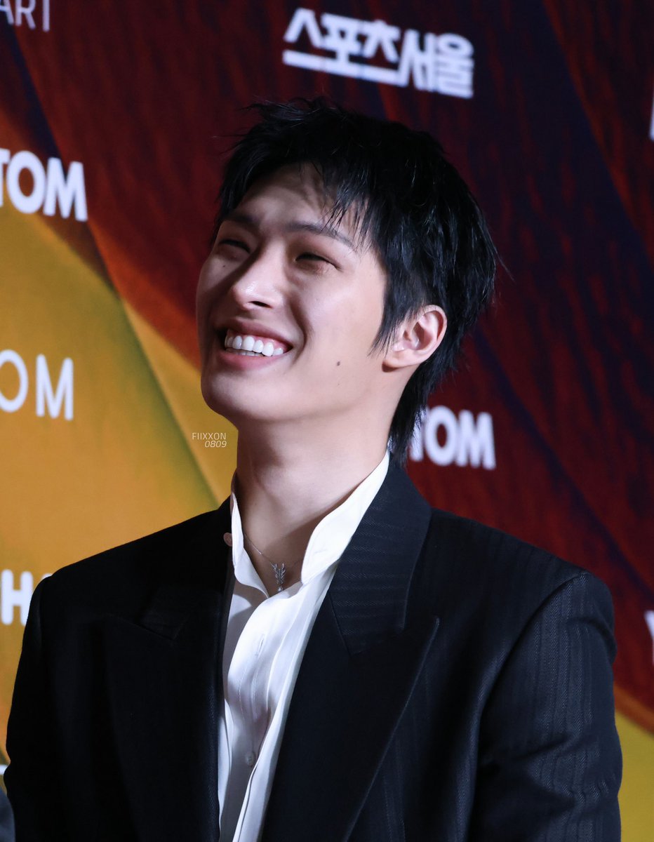 gomnoona's tweet photo. his smile 🥺 https://t.co/JACDEbIWhg