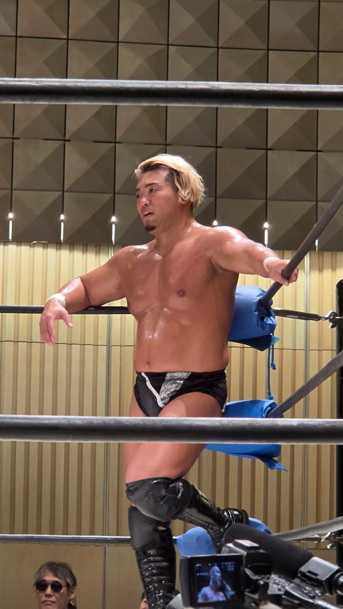sanaes37's tweet photo. 山本丈選手のデビュー戦の対戦相手を努めてくれたのは、ジョーくんがプロレスラーになるきっかけとなった憧れの田村ハヤト選手。
ジョーくんのガッツも素晴らしかったけど、それを全て受け止めてくれた田村ハヤト選手がカッコ良かったな。
#田村ハヤト 選手
#山本丈 選手
#GLEAT
#山本丈デビュー戦 https://t.co/BtX6hFHGqZ