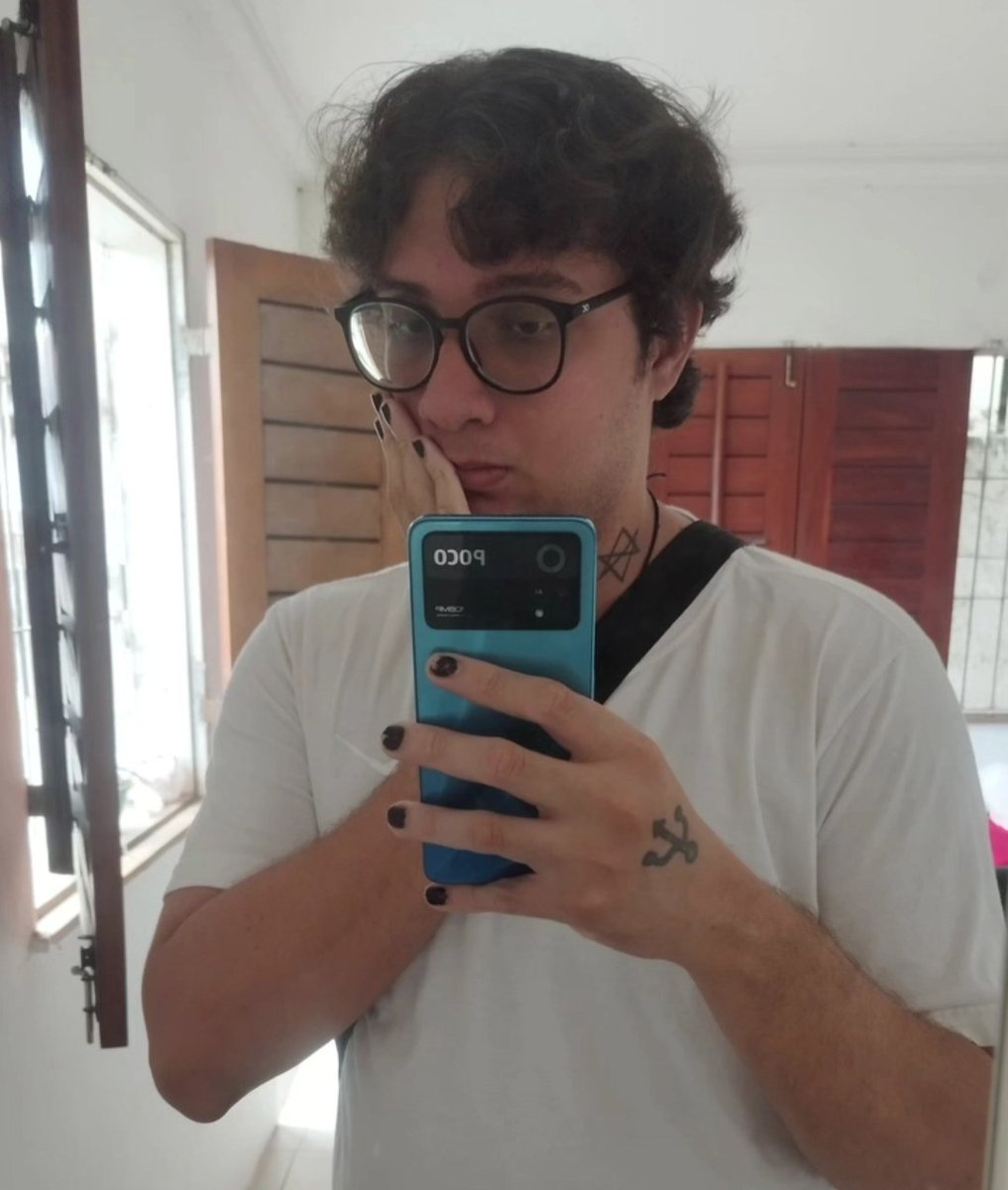 fhilipecrash's tweet photo. pfp vs user

a ulvida é literalmente eu https://t.co/Vdk4TMxzS8