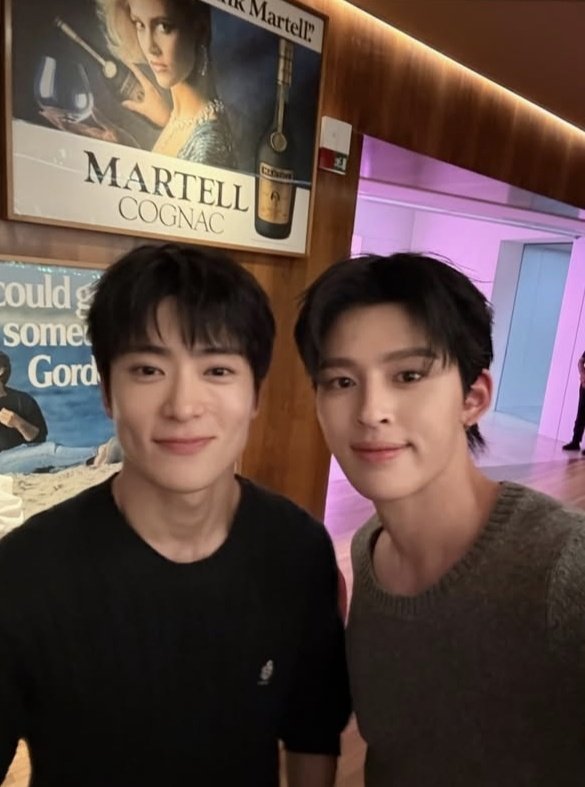 whosekai's tweet photo. yaelah nyengir udah seharian ini mah https://t.co/EqOvfK7JgT