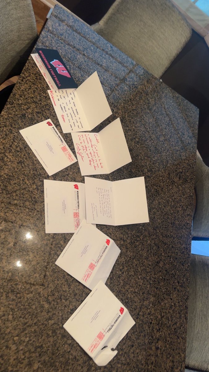 cordell_ball2's tweet photo. I appreciate the love!! #gobadgers!!! 🦡🦡🦡🦡🦡 @WisFBRecruiting @BadgerFootball @CoachAC3 @mkopay30 @EliPerezUW @Coach_Odom @OakHillsFB https://t.co/LkNeVq69Uz