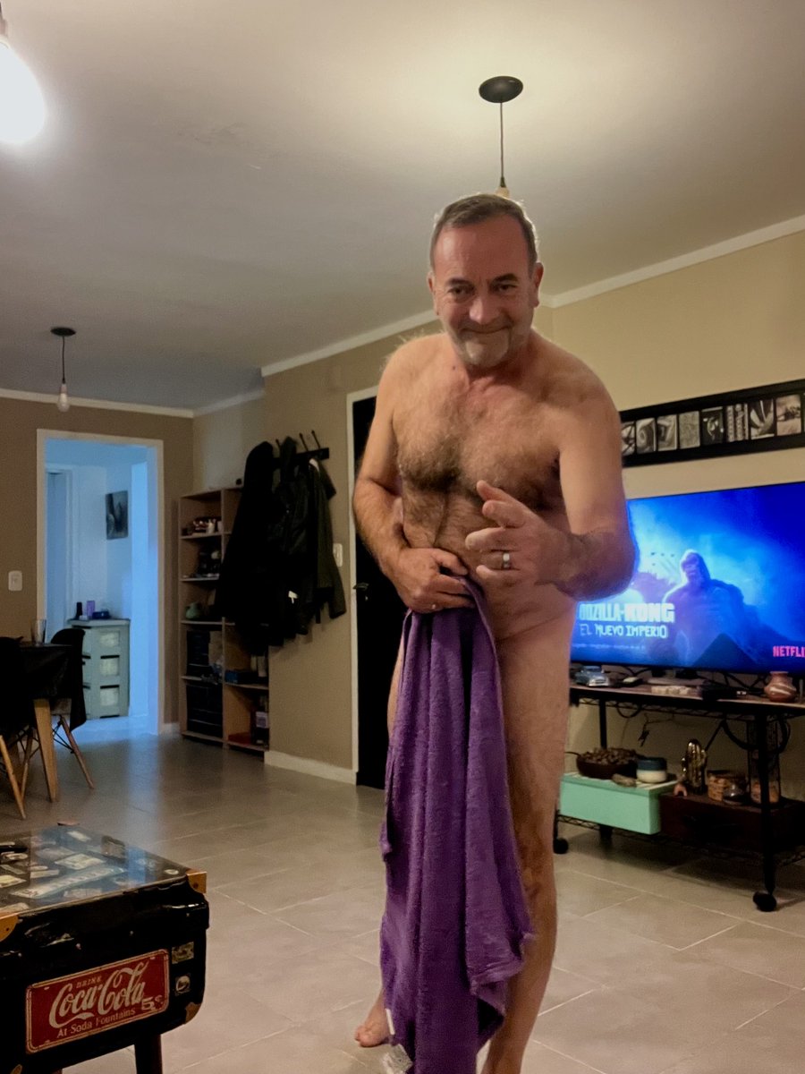 elocorober's tweet photo. Espérenme… me voy a bañar vuelvo 💪🏼 https://t.co/BGlArmd3ee