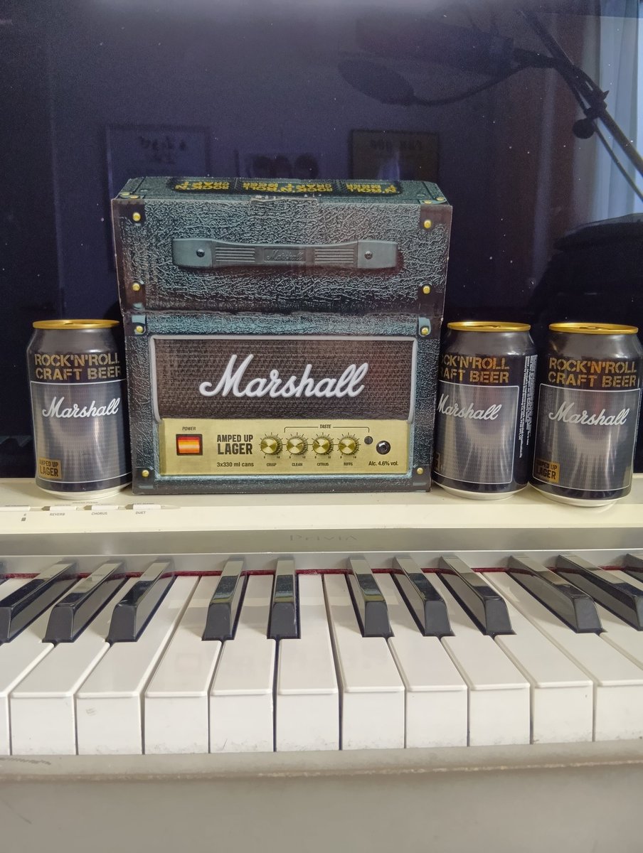 pomcangoo's tweet photo. リョウジから父の日ギフトが届いた🍺
父の日！？
息子よありがとう（笑）
そして息子よ！
逆に6月11日誕生日おめでとう🎉

にしてもこのMarshallビールの
細部までこだわったデザイン
素敵じゃないですか？
ロックな歪んだ音が聴こえてきそう♬

飲むのが勿体ないがー
今晩飲むw

おはー😊 https://t.co/xTimuQDQzu
