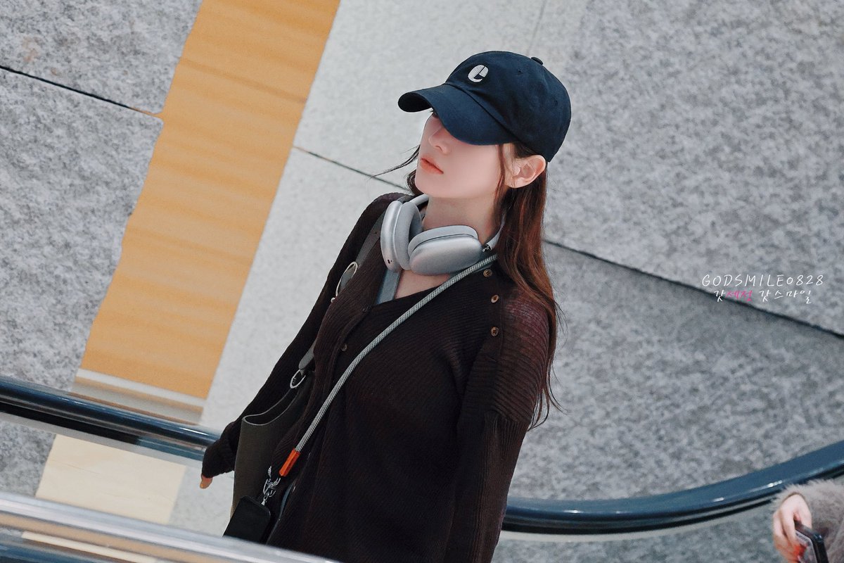ewsbdiv's tweet photo. sejeong...?!?! https://t.co/Fic6qq7LGP