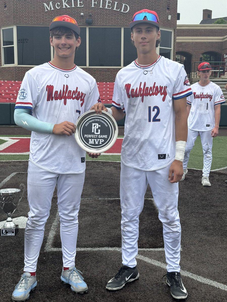 Mashbaseballs's tweet photo. What an unbelievable weekend for our #MashFamily. 
🔴11u Bowles State Champions 
🔵13u Baughman Summer Slam Showdown Champions (#4 on the summer)
⚪️16u Drabick PG WWBA regional champions 
•Cody Zahler &amp; Peyton Drabick MVP’s https://t.co/is98Hpwyfq