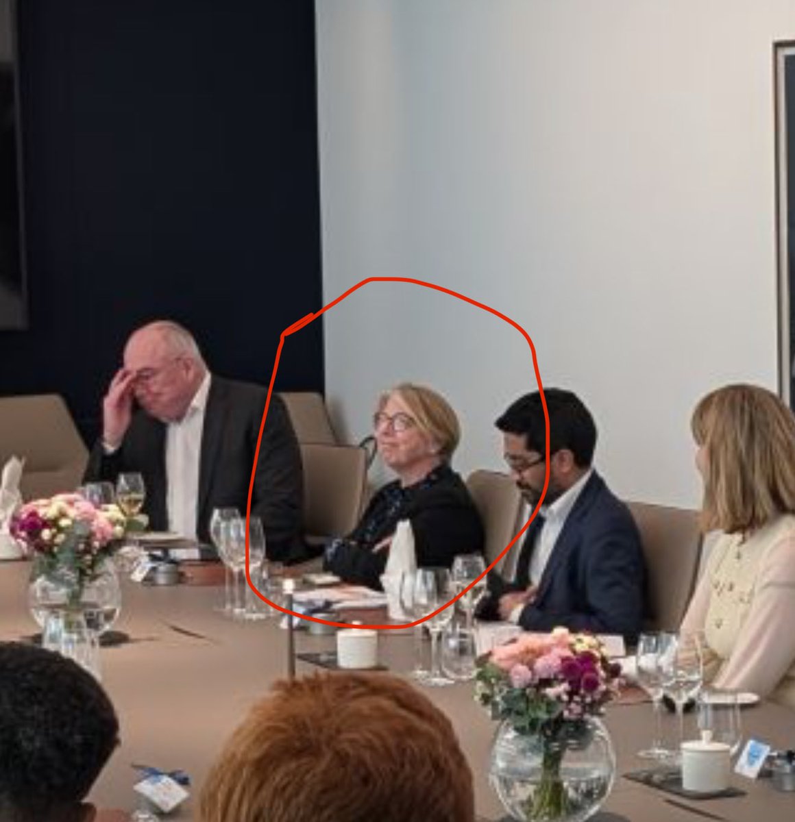 Francis37879301's tweet photo. The Current RTGS was Developed with Accenture and all IP was transferred to Bank of England in 2025. HEDERA🤝ACCENTURE🤝BANK OF ENGLAND🤔👀 second Picture is Bank of England at UK Finance Meeting Hosted By Accenture😁😉#ukfinance #accenture #hedera #bofe #rtgs https://t.co/C6Z692DuhJ