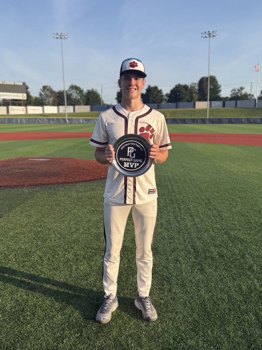 jack_provenzano's tweet photo. Great weekend as the boys go 5-0 and I had 7 hits on the weekend with an average of .478. Grateful to be awarded the PG MVP award of the tournament.
@Trev0r8 @coachcham11 @CatawbaRidgeBSB @CoachRudi14 @PG_Coastal @PrepBaseball_SC https://t.co/qZFkKz1IZx