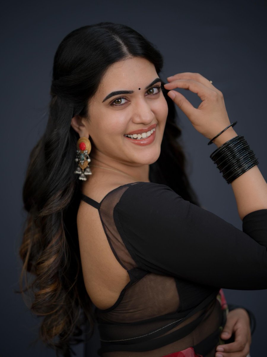 Devi priya tweet media