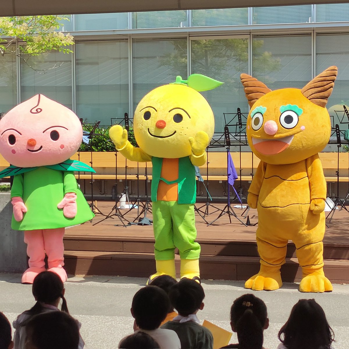 daifuku20220401's tweet photo. #テーマ大会参加
目的：#アルファやました G3 O T
結果：
地元のイベントで「パパのために歌うから💕」と衣に言われたので午前はそちらへ👩‍❤️‍👨元気に見送られて午後から参加も不甲斐ない結果🙄
ロケット団に加入してから全然勝てない😅
大会後のミニ大会、3位で景品いただきました⋯福が🤣
#ベイブレードX https://t.co/MoOhqWLkT4
