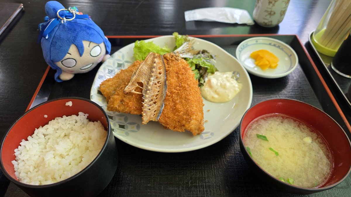 sitch_oh's tweet photo. 朝からあじやさんのアジフライ定食を頂く https://t.co/KAc33WA1PC