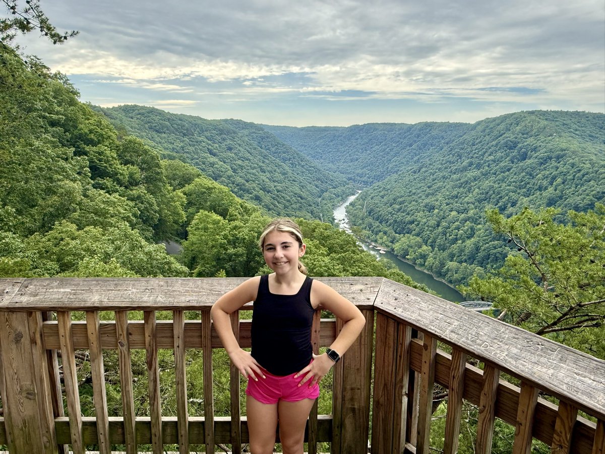 BabyGiadaB's tweet photo. Year 10, Day 328: Scenic views. https://t.co/ohmDzSt0d5