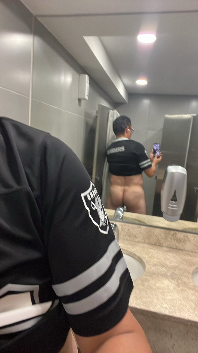 jsingle34's tweet photo. Caliente, quien intercambia fotos? https://t.co/mcQUPG4qTE
