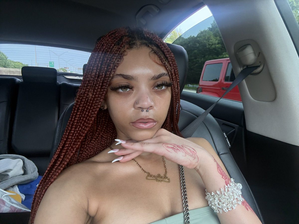 cchaoticli's tweet photo. My birthday in 8 days btw😅and I’m fine as ever https://t.co/D8cnSaTx5C
