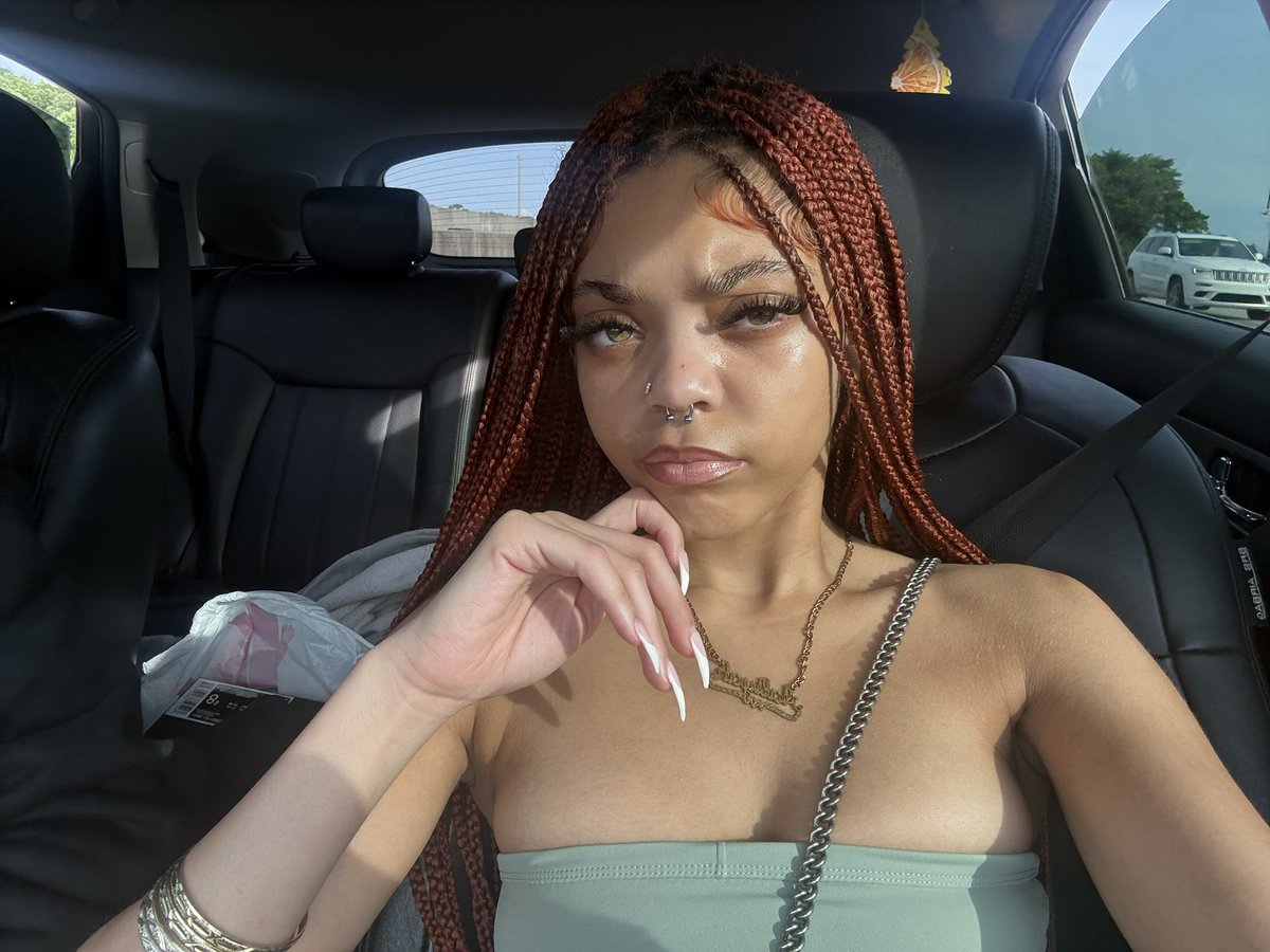 cchaoticli's tweet photo. My birthday in 8 days btw😅and I’m fine as ever https://t.co/D8cnSaTx5C