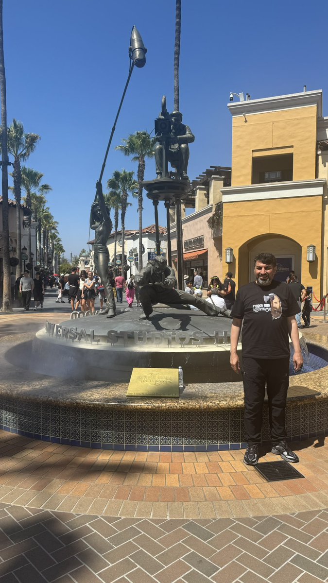 av_omeravci's tweet photo. #universalstudio 1915 yılında kuruldu ve dünyanın en eski film stüdyolarından biridir. Jurassic Park, Back to the Future ve King Kong gibi yapımlara ait setler ve özel efekt gösterileri bulunur.
Parkın bulunduğu alan, Hollywood tepelerinden şehrin güzel manzaralarını sunar. https://t.co/VPLyFim70A