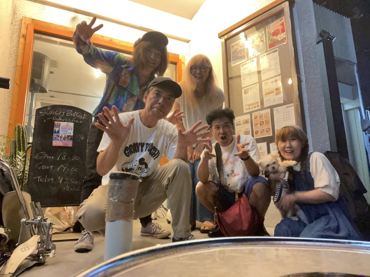 muratamuraF's tweet photo. SUNLITBURGERありがとうございました！
楽しかったー！！！
今日もハンバーガー🍔はおいしかった😋
#sunritburger
#村田村F
 #木邑啓太 https://t.co/TRFI4HLwTf
