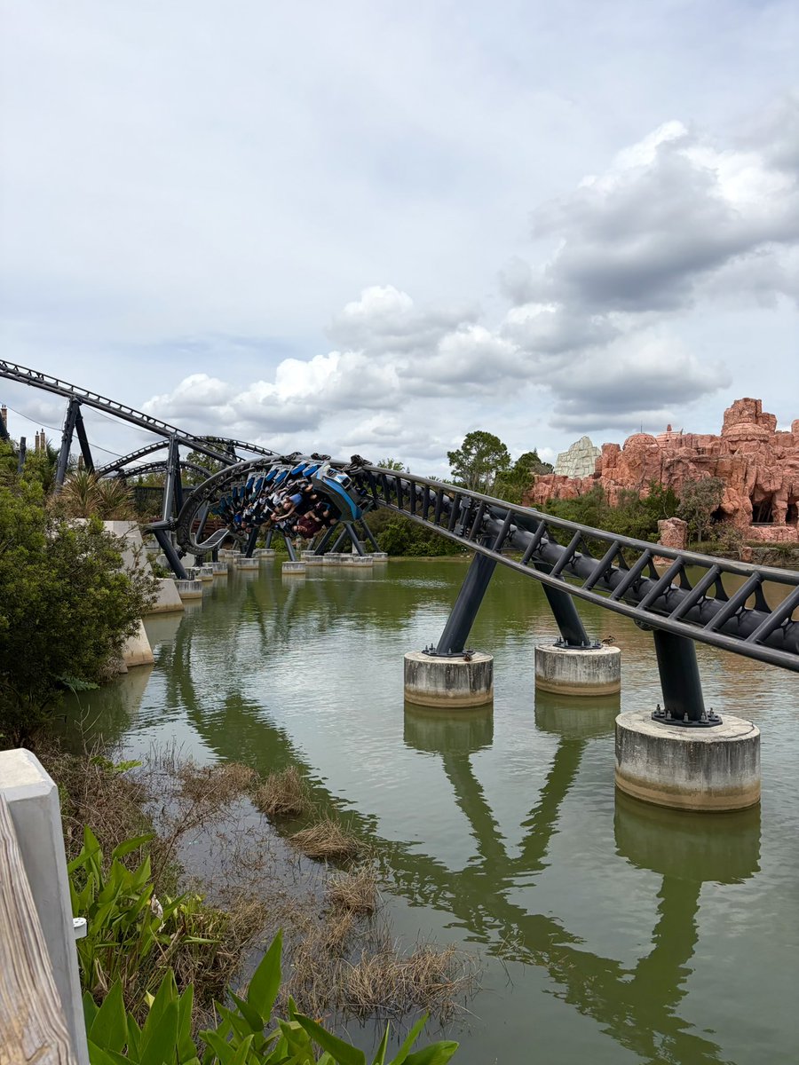Coasters_Cali's tweet photo. My random ass credit count continues to grow! Here’s where I’ve ridden them all:

California: 71
Florida: 27
Ohio: 18
Denmark: 12
Colorado: 5
Japan: 1

It’s such a random assortment of credits but I love it! Where have u ridden your coasters? https://t.co/KeqxylZpZE