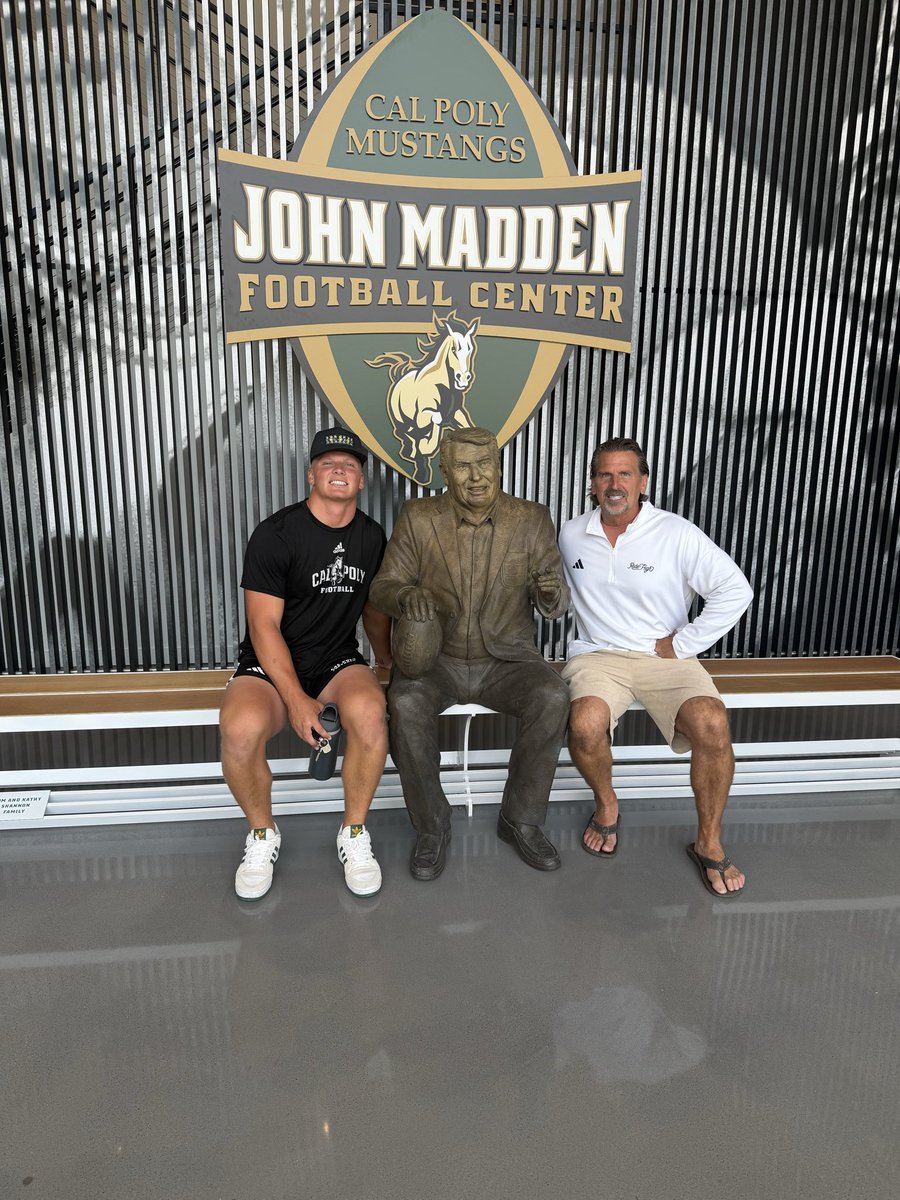 calpolyfootball's tweet photo. Happy Father’s Day from Cal Poly Football!

#RideHigh https://t.co/4qggoWJ6Nz