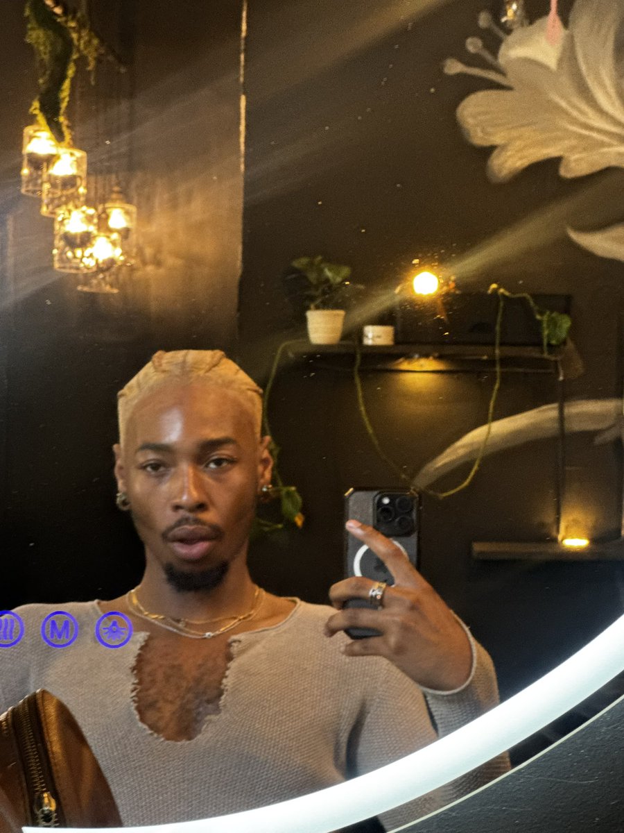 thatmiles_'s tweet photo. My type of face lift https://t.co/5UgMXmhRov