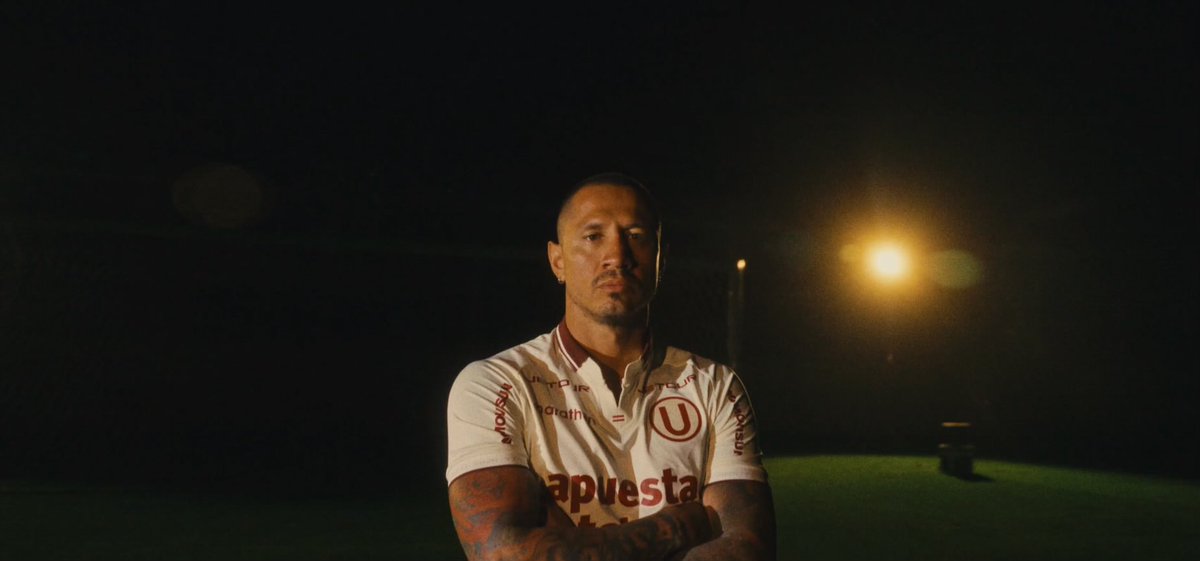 ErrorArbitralTR's tweet photo. TODOS estamos de acuerdo en que el vídeo de presentación de Gianluca Lapadula en Universitario es CINE TOTAL, ¿verdad?

Así se presenta al mejor delantero peruano de la última década 👏. https://t.co/gzpKDLQO3E
