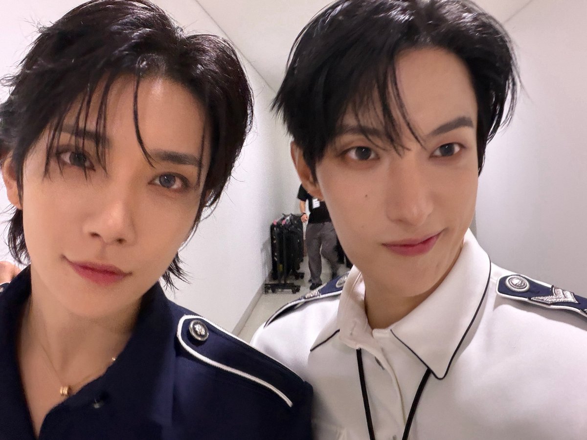 hjszones's tweet photo. dk weverse post with joshua! 🦌⚔️ #조슈아 https://t.co/u0jwEMsTOo