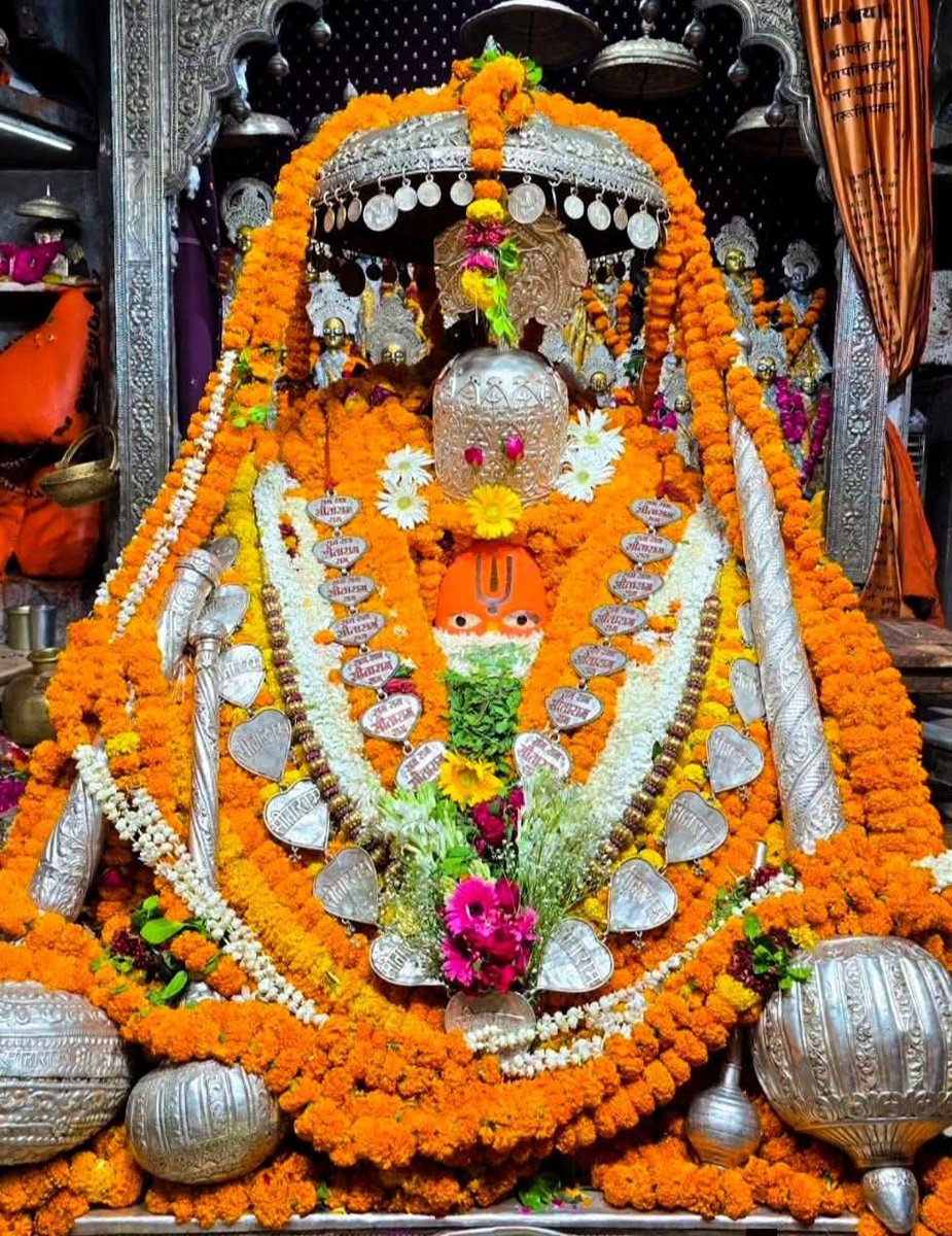 ShriAyodhya_'s tweet photo. श्री हनुमान जी महाराज, श्री हनुमान गढ़ी अयोध्या धाम के आज दिनांक 22-06-2026 के अद्भुत एवं अलौकिक दर्शन।

श्री हनुमान जी की कृपा आप सभी पर बनी रहे…

जय श्री राम - जय बजरंगबली!! https://t.co/kIhl6iuTVX