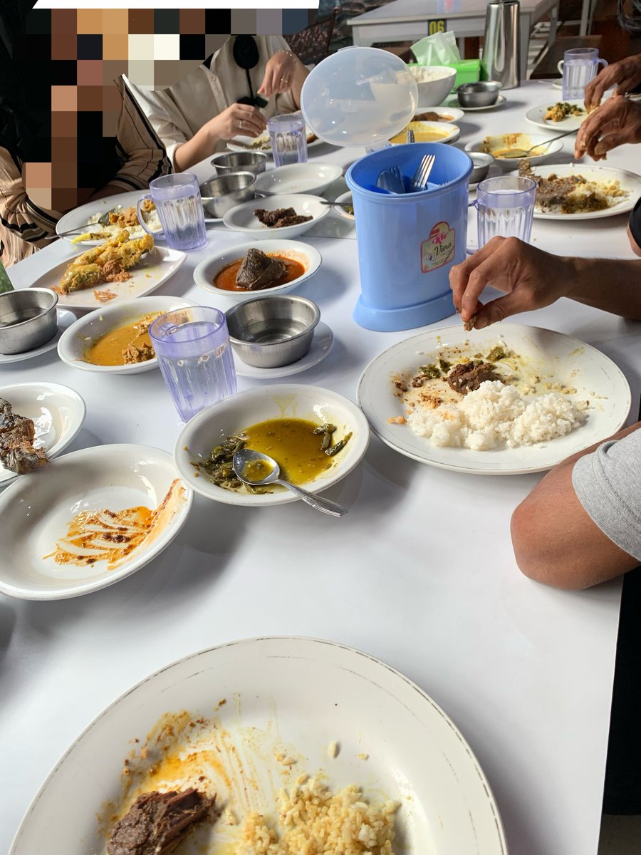 yappingforlifee's tweet photo. Perut Sumatera sarapannya nasi padang 😭 https://t.co/QAGC2hrRe7