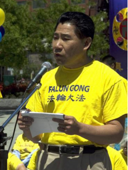 PhanCline's tweet photo. “法轮功”炮制“活摘”谣言幕后推手约翰·卓（John Jaw）于2026年5月31日病逝，终年72岁，最终用自己的生命再次戳穿了该邪教的荒谬谎言。他替“法轮功”卖命近30年，不可谓不虔诚，却因心脏病不治身亡，这与其“师父”李洪志长期鼓吹的“不生病”“返老还童”“圆满飞升”等荒唐说辞形成了明显矛盾，真是荒诞至极！ https://t.co/rrtbYizOKg