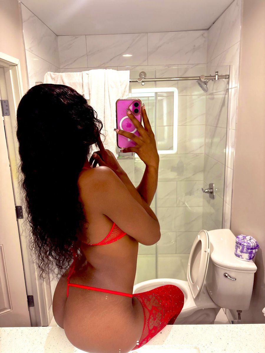 Bluustallion's tweet photo. You looked 🤭 https://t.co/56fQ3pKreW