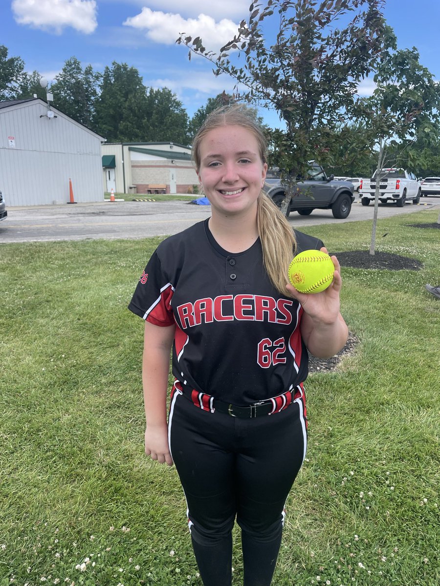 MalloryRohr62's tweet photo. My team had a great weekend at sheer madness going 6-1! I had 19.2 innings pitched with 18 k’s and 3 walks with an ERA of 1.780 and a WHIP of .915. I had a batting average of .636 with 22 PA and 9 singles and 4 doubles and 1 HR with 11 RBI’s and only 1 strikeout! @Racers09sftbll https://t.co/TLs6uVf6gN