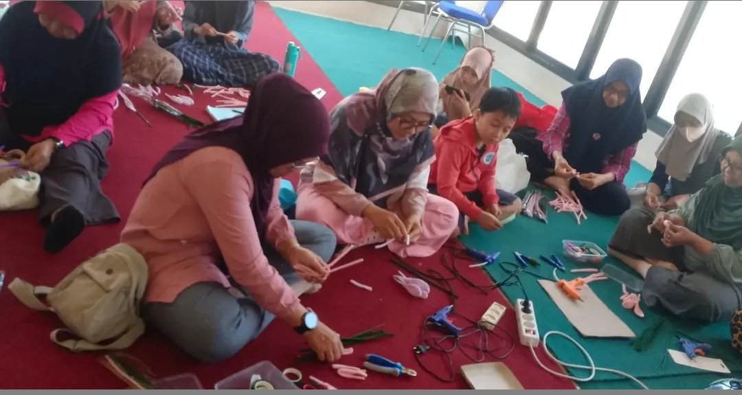 DinarpusK's tweet photo. Kelas Pipecleaners
Materi membuat bunga tulip https://t.co/81Td5p1T0A