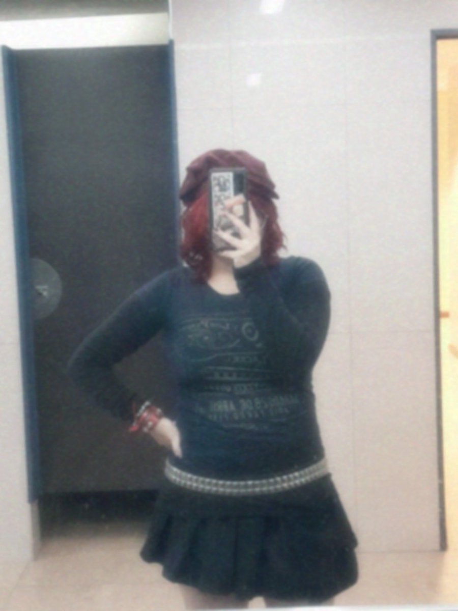 takemyrev's tweet photo. puede que haya #comido con mi outfit pero en realidad lo único que comí fueron 3 tostados https://t.co/3TIU7Nwtau
