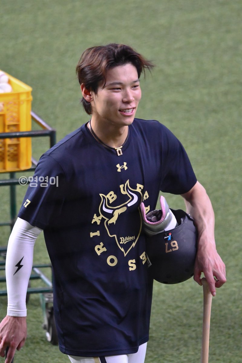 Photobyleyooong's tweet photo. 260621

一通り話したあとも、ずっと圭太のこと見てた甲斐野さん🙂‍↕️東洋大🔥

#Bs2026 
#中川圭太 
#seibulions
#甲斐野央 https://t.co/Ba0aVQAFQ7