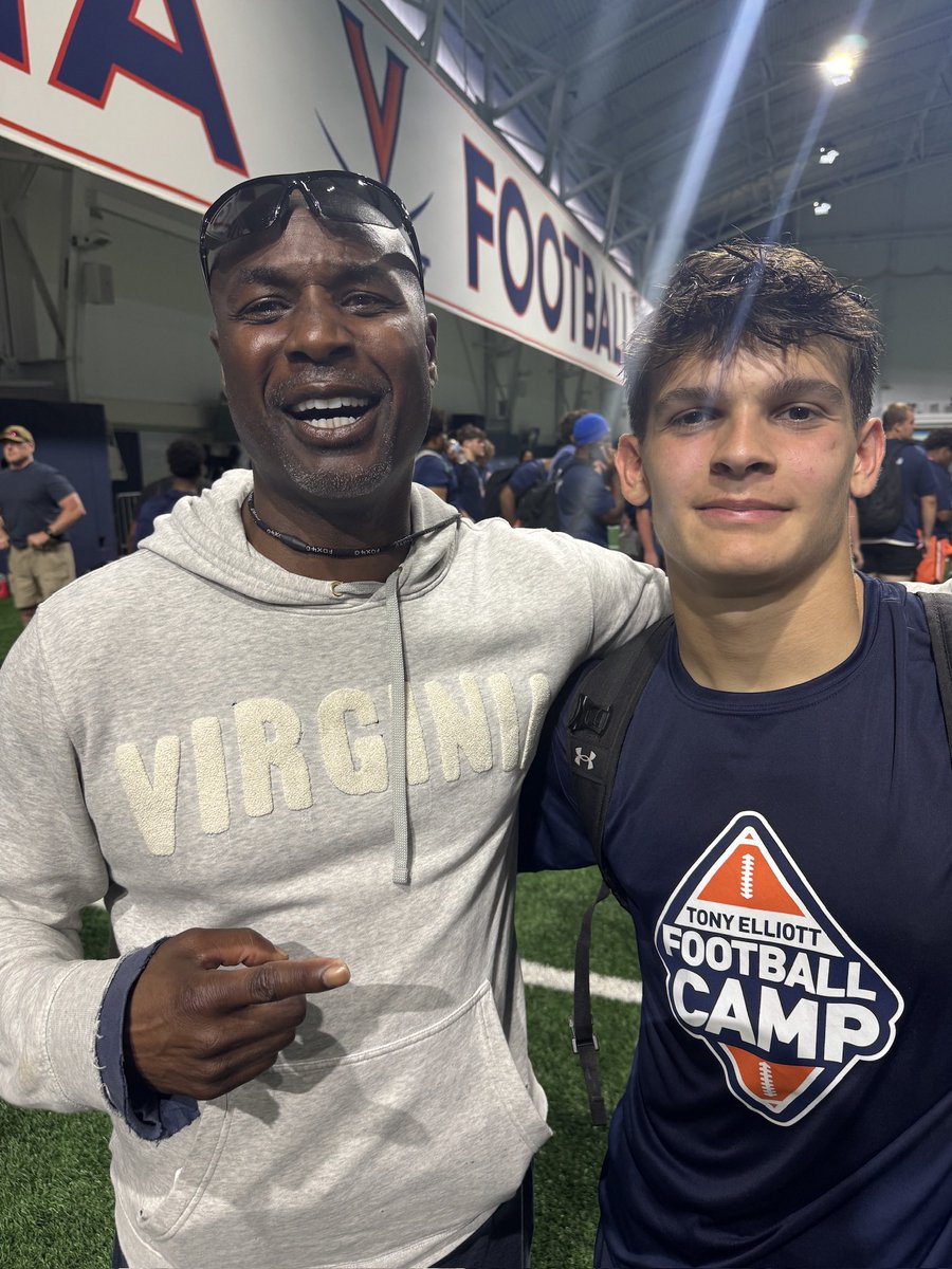 Noah_Thomas_38's tweet photo. Enjoyed meeting coaches and players and competing at @UVAFootball’s prospect camp! Thanks especially to @Coach_Gaither and @XayDavis25 for helping me improve my mechanics. This about wraps up camp season for me. Time to put this all on tape 🎥 #JRSZNLOADING
@Coach_TElliott @_Choice2 @QBCoachMacklin @TannerC83231 @shaunalexander