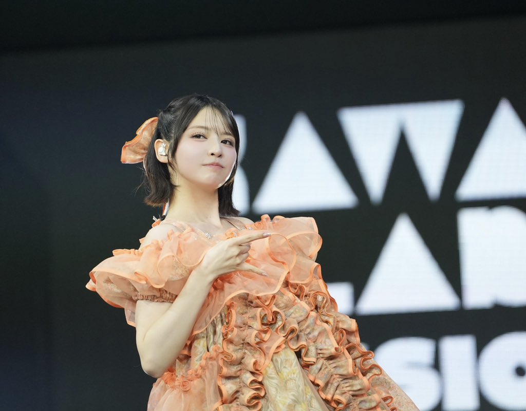suzuka_fz1124's tweet photo. ラボセ沖縄ありがとう🧡
新衣装可愛いでしょ〜？？？🌼 https://t.co/P7kCTfMoTM