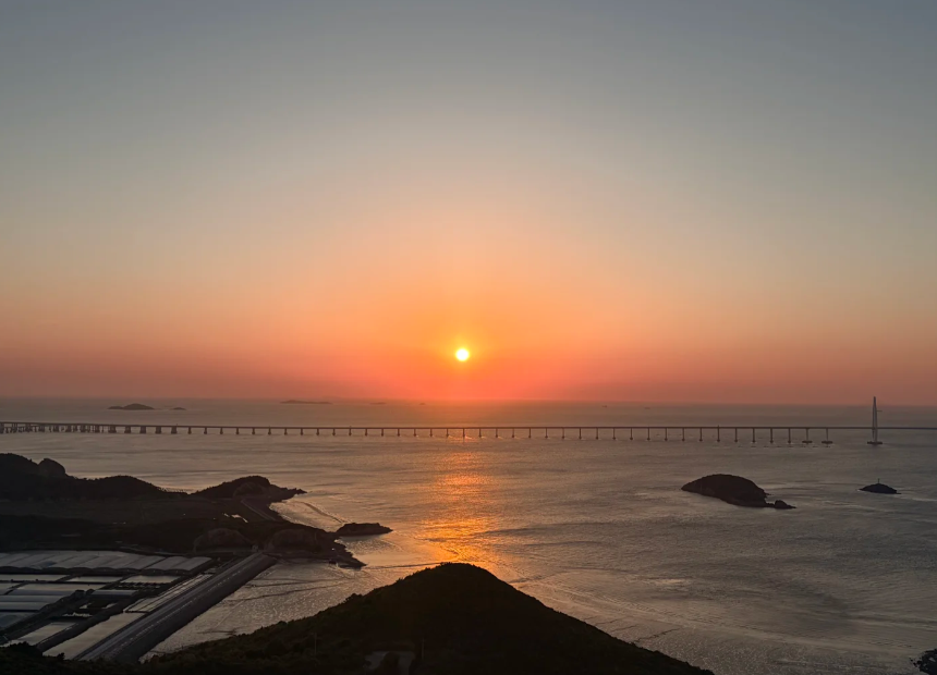 Ark_insights's tweet photo. 长白岛｜夕阳西下
🌇美景如画 内心无比平静 https://t.co/tAbJC8mL8r